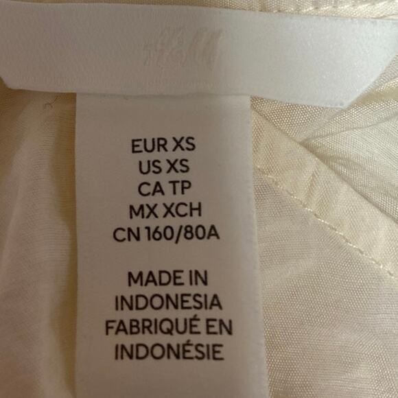 H&M White Collared Deep V Neck Cropped Long Sleeve Wrap Blouse Top Size XS - Picture 3 of 4